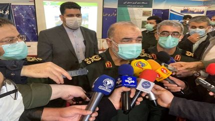 تحریم یکی از فرصتهای بزرگ و تاریخی برای ایران است