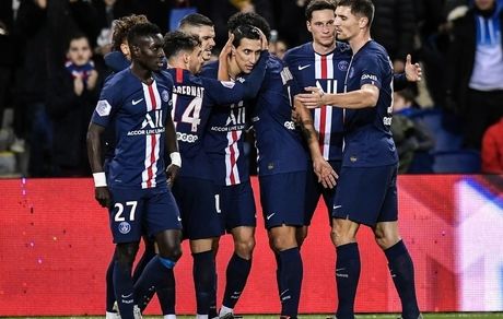 پاریس صدرنشین باقی ماند