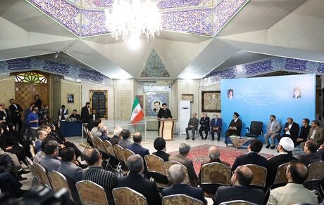 رئیسی: ادبیات آذری را جدا از ادبیات فارسی نمی‌دانیم
