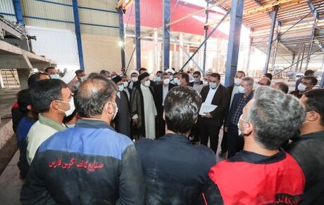 رئیس جمهور بر خودکفایی در تولید کاغذ تاکید کرد