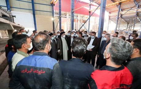 رئیس جمهور بر خودکفایی در تولید کاغذ تاکید کرد