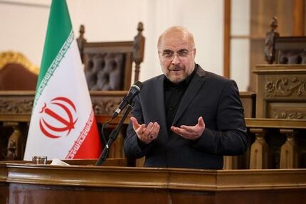 کشور نیازمند تصمیمات شجاعانه و سخت است و باید پای آن بایستیم