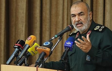 
فرمانده کل سپاه: در مقابل هیچ دشمنی کرنش نمی‌کنیم
