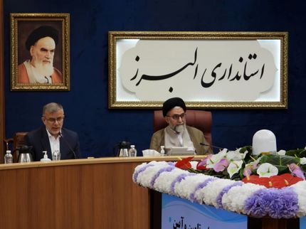دولت به دنبال فراهم کردن رفاه بهتر و رفع گرفتاری مردم است