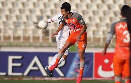 فولاد با تساوی برابر سایپا از پرسپولیس سبقت گرفت