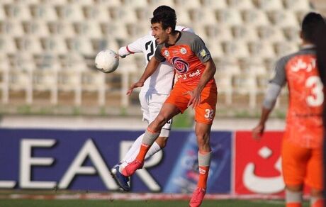 فولاد با تساوی برابر سایپا از پرسپولیس سبقت گرفت
