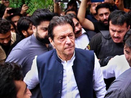 حکم بازداشت نخست وزیر سابق پاکستان صادر شد