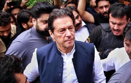 حکم بازداشت نخست وزیر سابق پاکستان صادر شد