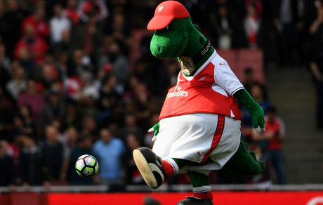 اوزیل به کمک دایناسور توپچی‌ها آمد+عکس