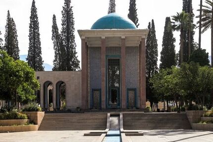 آتش‌سوزی در آرامگاه سعدی مهار شد