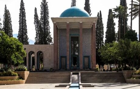 آتش‌سوزی در آرامگاه سعدی مهار شد