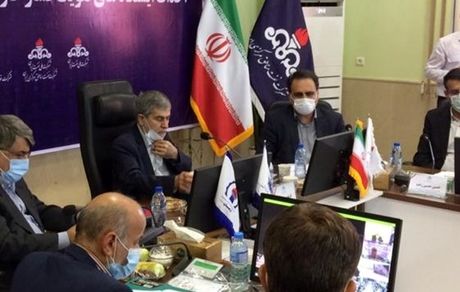  وزیر نفت: در تحریم‌ها به رکوردهاى افتخارآفرین رسیدیم/ مى‌توانیم به تولید ۶ میلیون بشکه نفت در روز برسیم