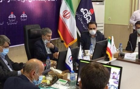  وزیر نفت: در تحریم‌ها به رکوردهاى افتخارآفرین رسیدیم/ مى‌توانیم به تولید ۶ میلیون بشکه نفت در روز برسیم
