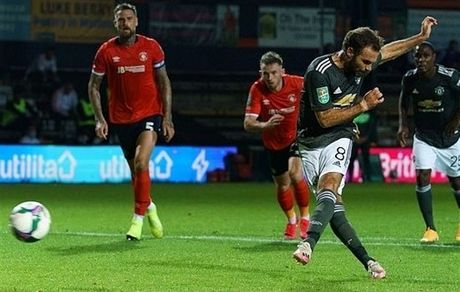 صعود آسان شیاطین سرخ به دور چهارم