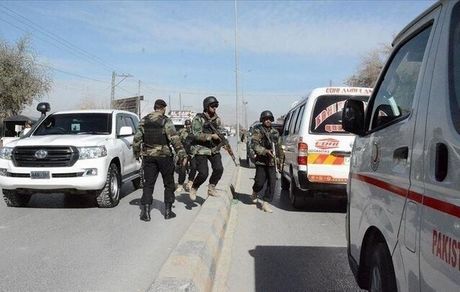 کشته شدن ۵ نیروی امنیتی پاکستان در انفجار بمب کنار جاده‌ای