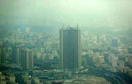 برف از پس آلودگی هوای تبریز برنیامد