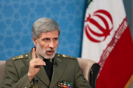 وزیر دفاع: رزمندگان دارای بیش از ۴۵ روز سابقه رزمندگی کارت ایثار دریافت می‌کنند