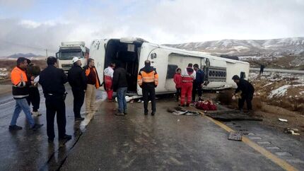 اعلام متخلفین حادثه واژگونی اتوبوس مسافری کرمان