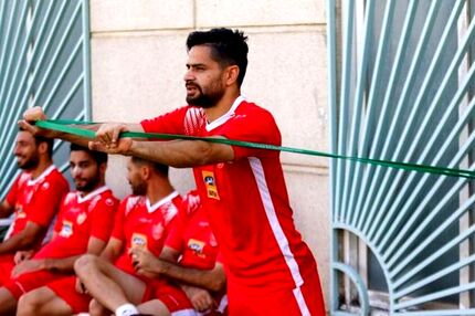 هافبک پرسپولیس در کنار ژاوی