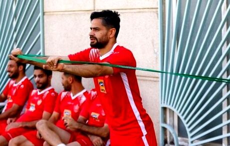 هافبک پرسپولیس در کنار ژاوی