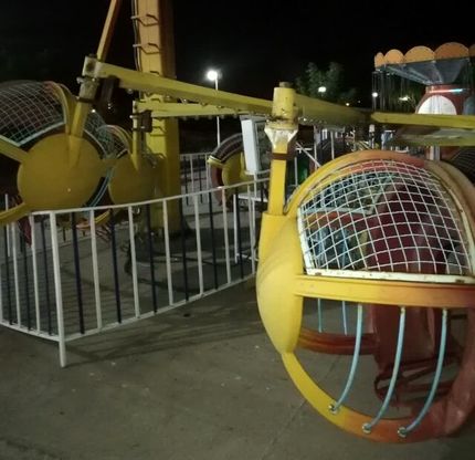 بدلیل سقوط چرخ و فلک، شهربازی دالفک قزوین پلمب شد
