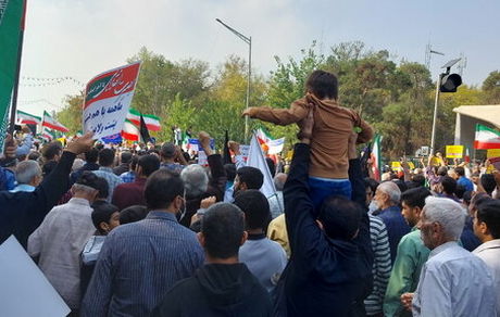 تشییع پیکر دو شهید در پایتخت/ شهروندان تهرانی حادثه تروریستی شاهچراغ را محکوم کردند