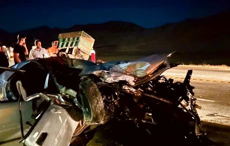 تصادف کامیون ۴۰ ساله با زانتیا / یک نفر جان باخت