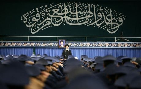 رهبر انقلاب: باید قوی شویم تا جنگ نشود