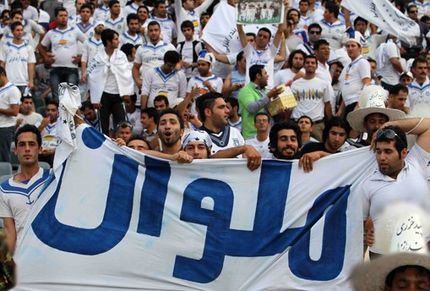 باشگاه ملوان: شورای تامین موافق و فدراسیون مخالف حضور بانوان تماشاگر است