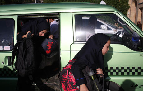 رفع مشکلات سرویس مدارس ظرف ۴۸ ساعت آتی/منعی برای حضور دانش‌آموزان واکسن نزده در مدارس وجودندارد