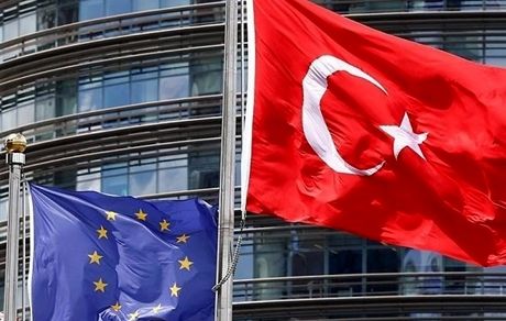 اتحادیه‌اروپا قطع کمک‌ها به ترکیه را تکذیب کرد