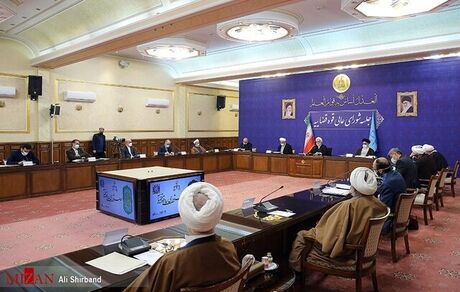 اژه‌ای: شبکه توزیع محصولات در کشور ناسالم و معیوب است/دولت برای انسداد گلوگاه مهم فساد بانکی تلاش مضاعفی را انجام دهد