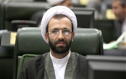 
سلیمی: با صندلی فروشی در دانشگاه برخورد کنید
