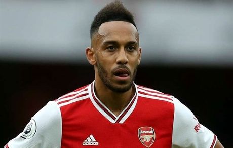 پاسخ تند اوبامیانگ به طعنه رئیس باشگاه بوروسیا دورتموند: تو از پول حرف نزن دلقک!