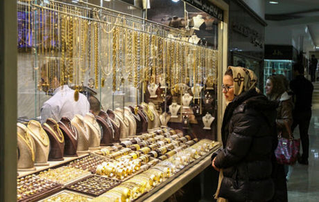 حباب سکه مرز ٢ میلیون تومان را رد کرد