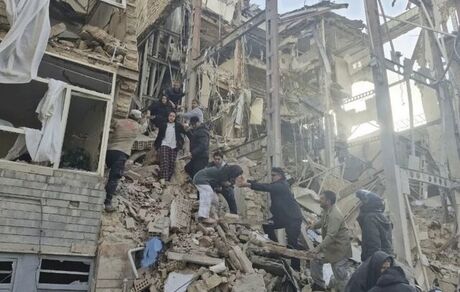 دشمن در حملات اخیر با نقض همه قوانین، امدادگران را هم هدف قرار می‌دهد