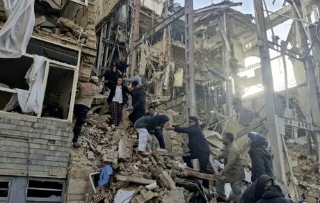 دشمن در حملات اخیر با نقض همه قوانین، امدادگران را هم هدف قرار می‌دهد