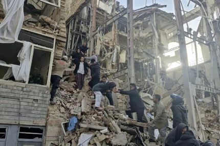 دشمن در حملات اخیر با نقض همه قوانین، امدادگران را هم هدف قرار می‌دهد