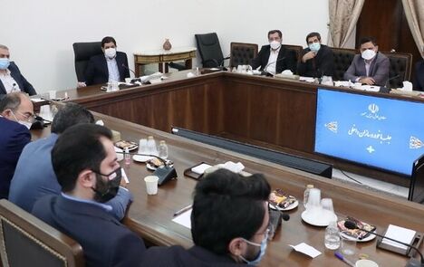 معاون اول رییس جمهور: خودروسازان داخلی وارد بازار رقابت شوند