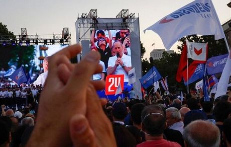 راهپیمایی مخالفات دولت ارمنستان در آستانه انتخابات