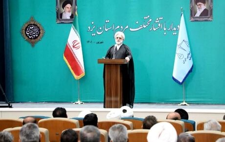 محسنی‌اژه ای در دیدار با مردم یزد: قصد روسای قوا، خدمت‌رسانی به مردم است