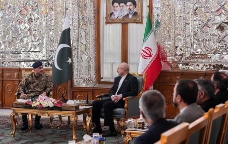 دیدار فرمانده ارتش پاکستان با قالیباف در تهران