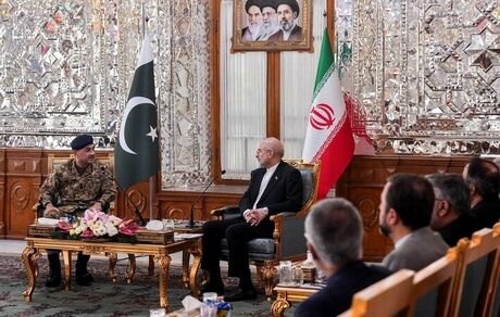 دیدار فرمانده ارتش پاکستان با قالیباف در تهران