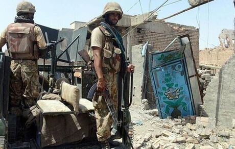 پاکستان از کشته شدن ۳۴ تروریست در حملات ارتش این کشور به مرز افغانستان خبرداد