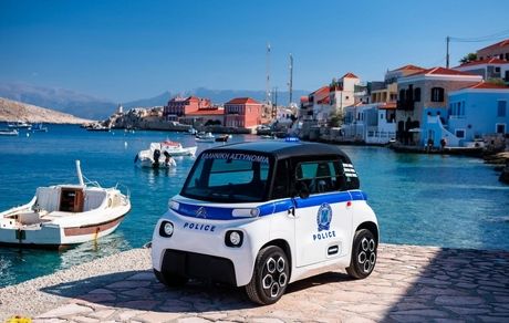 کندترین خودروی پلیس در یونان است