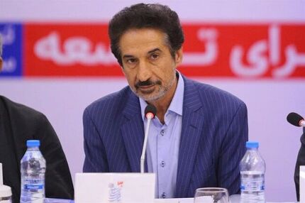 عرضه ماهانه ارز پتروشیمی‌ها ادامه دارد