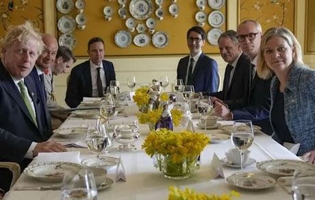 توافق امنیتی جدید انگلیس با فنلاند و سوئد در آستانه تعیین تکلیف برای عضویت در ناتو