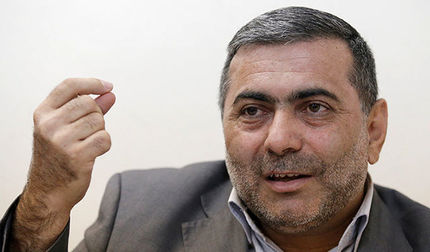 تلاش شد تا استانداران با سابقه نظامی کمتر از انگشتان یک دست باشند
