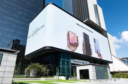 طعنه سامسونگ به اپل با موضوع موبایل تاشو