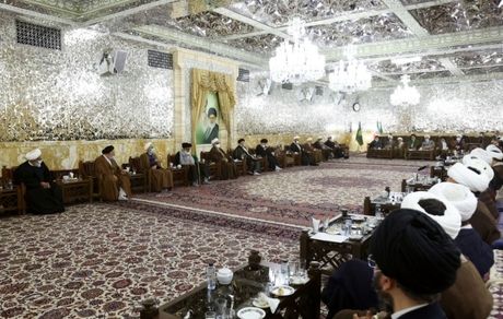 رئیس جمهور با جمعی از علما و روحانیون استان خراسان رضوی دیدار کرد
